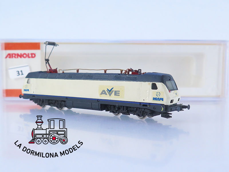 MM31 Escala N ARNOLD Locomotora Electrica 252 AVE RENFE - repintada - OVP