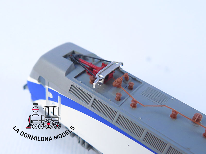 MM32 Escala N ARNOLD 2392 Locomotora Electrica 252 026-0 Grandes Lineas ARCO RENFE - OVP