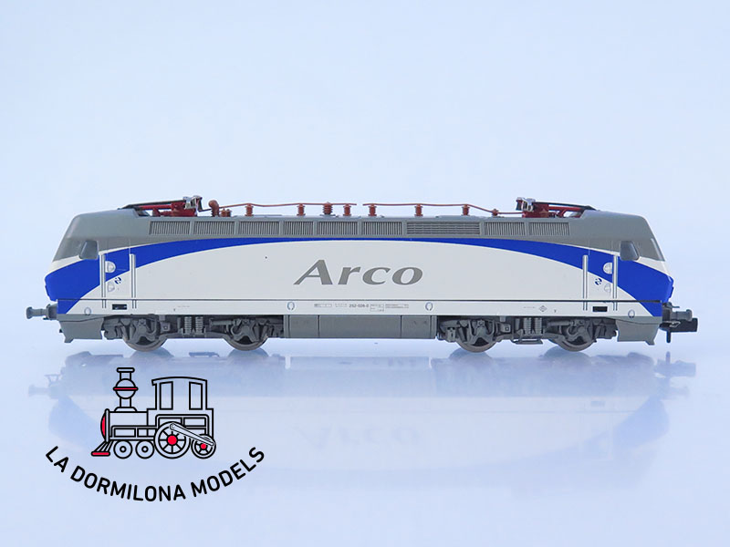 MM32 Escala N ARNOLD 2392 Locomotora Electrica 252 026-0 Grandes Lineas ARCO RENFE - OVP